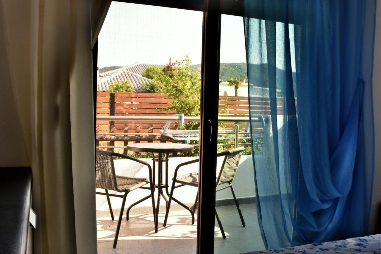 Theano Studios Paralia Sikias Extérieur photo