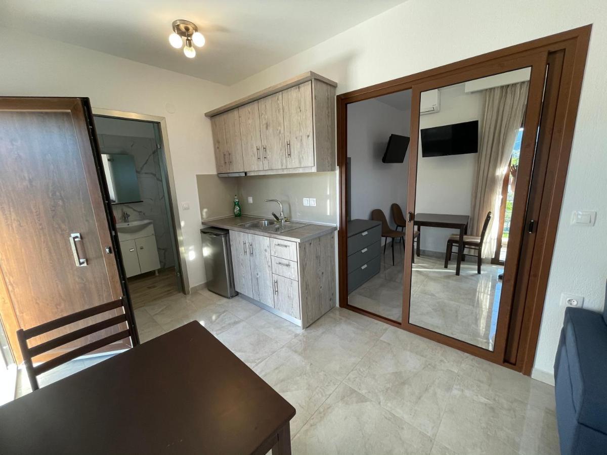 Theano Studios Paralia Sikias Extérieur photo